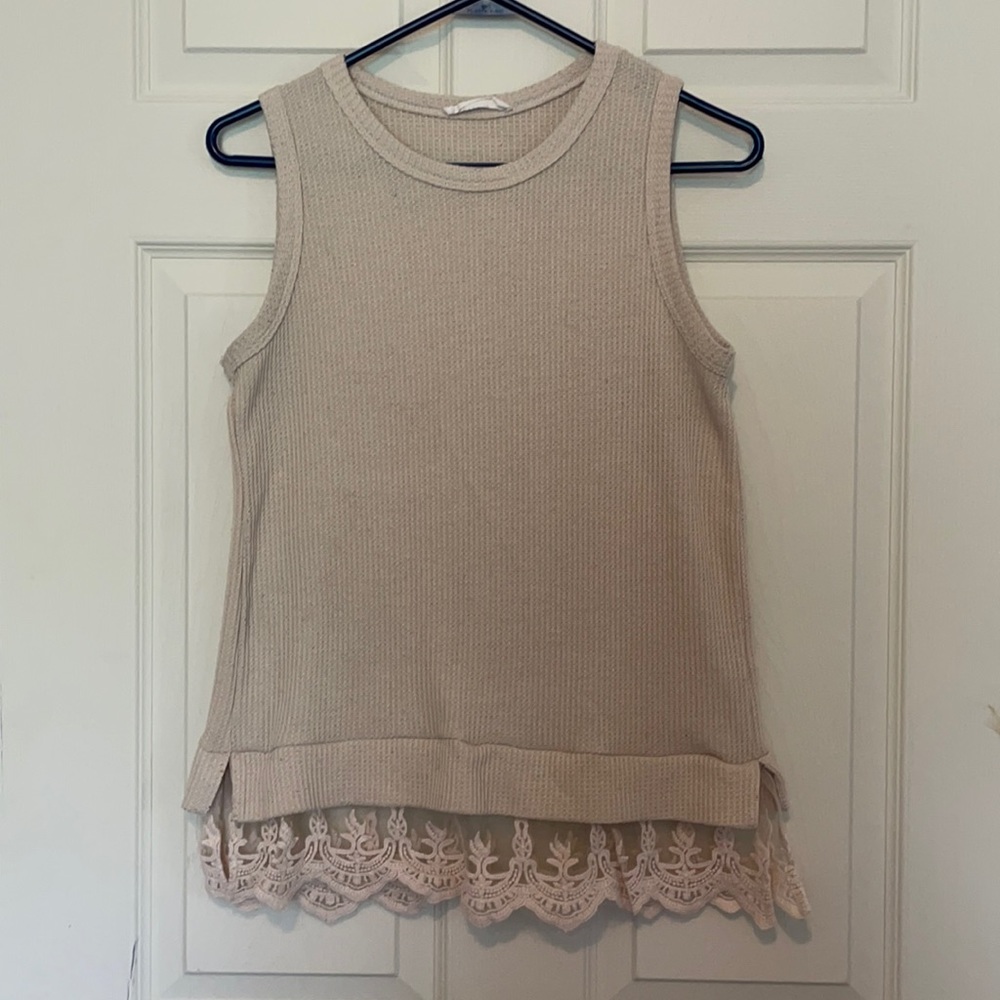 Tan boutique tank with lace detail